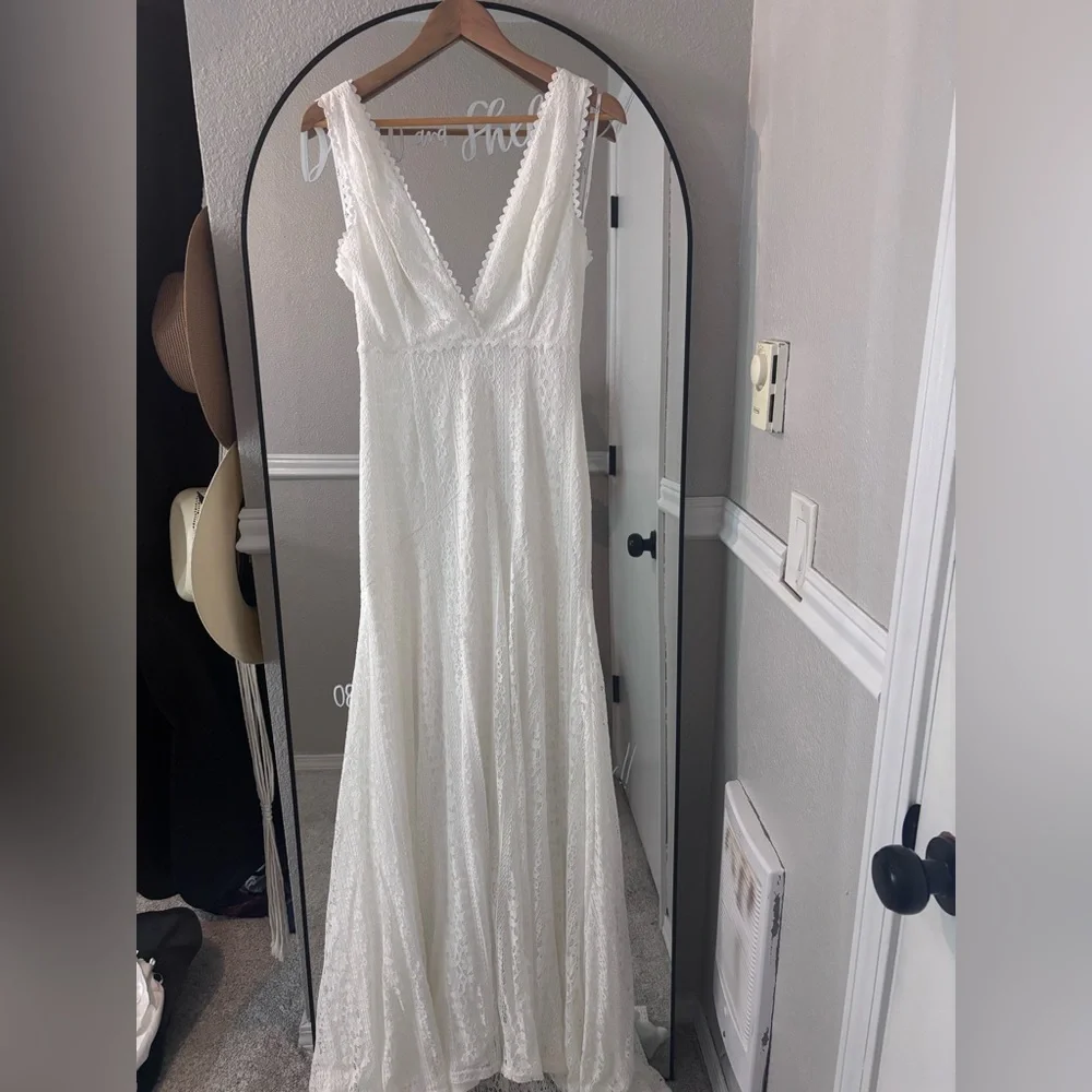 NWT Lulus lace wedding dress - Picture 2 of 7